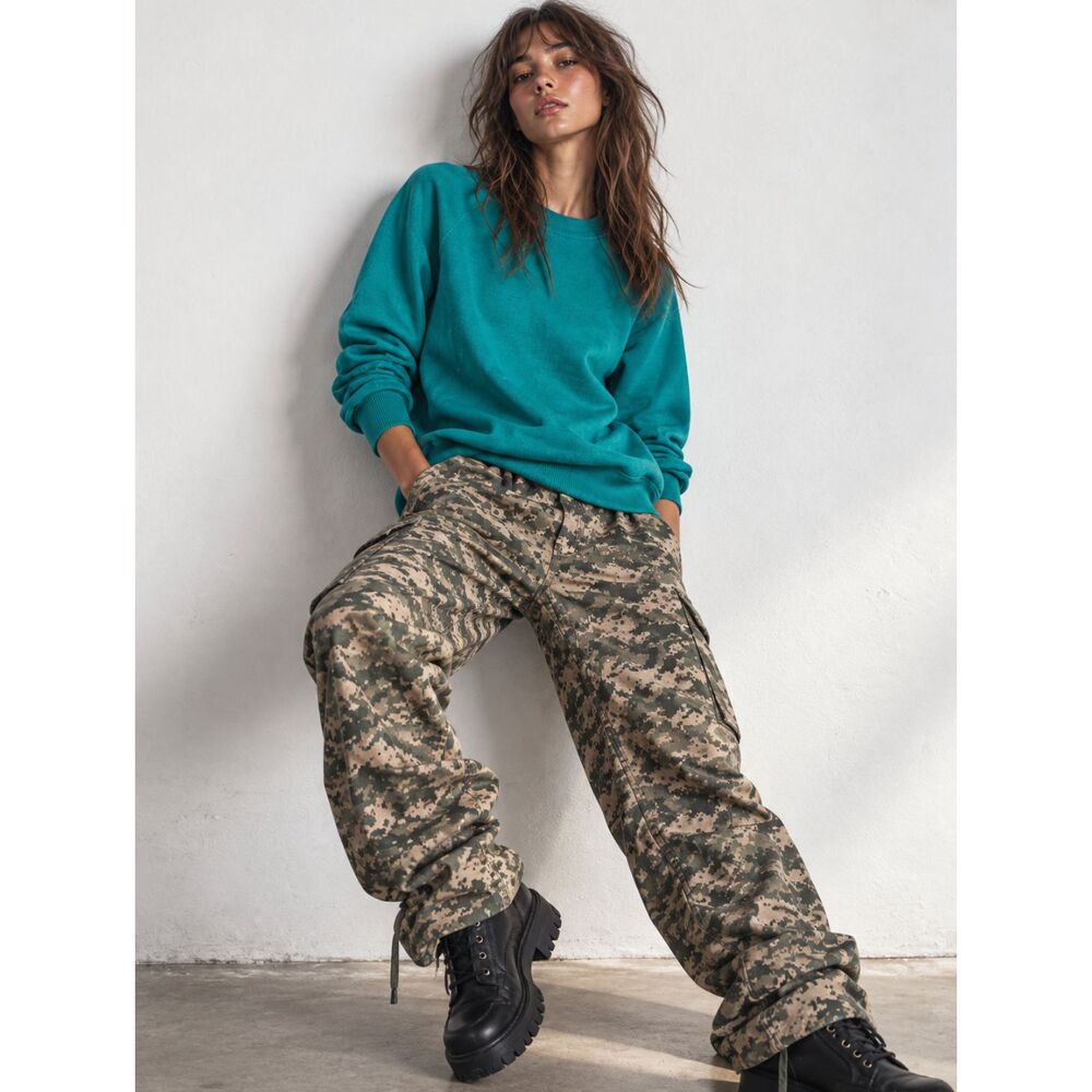 Vintage 90s Hanes Her Way Teal Crewneck Sweatshirt Medium Made USA Raglan 50/50